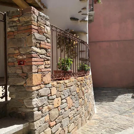 Domu Antiga Holiday home Tertenia